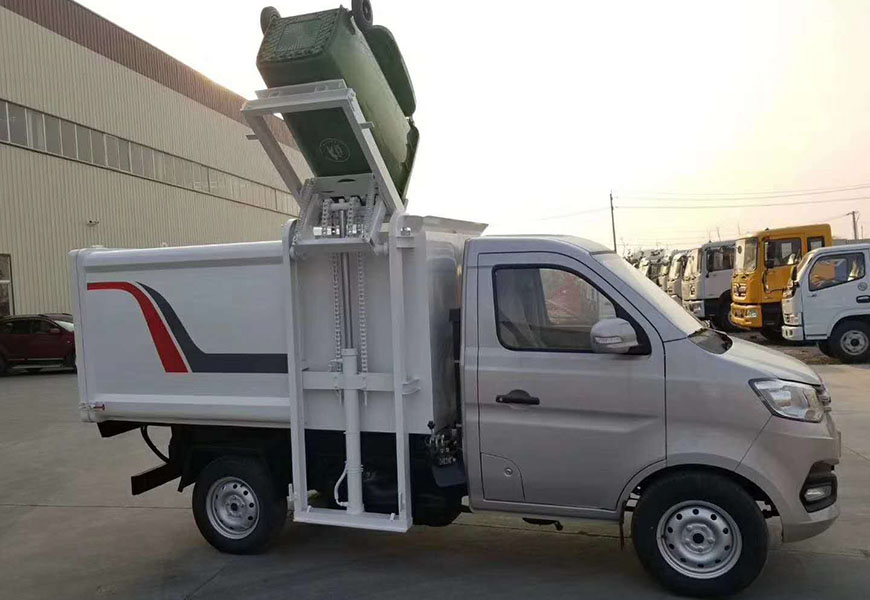 長(zhǎng)安側(cè)掛桶自裝卸式垃圾車(chē)后方位圖