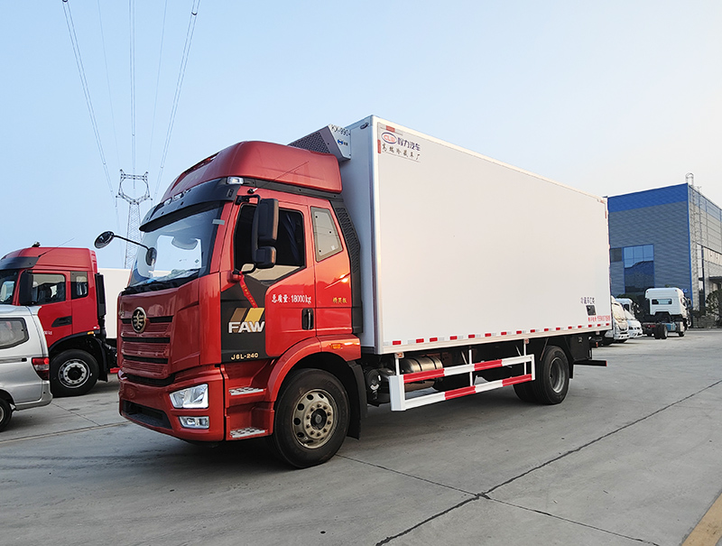 清洗電動(dòng)垃圾清運(yùn)車(chē),你忽略了哪些問(wèn)題?
